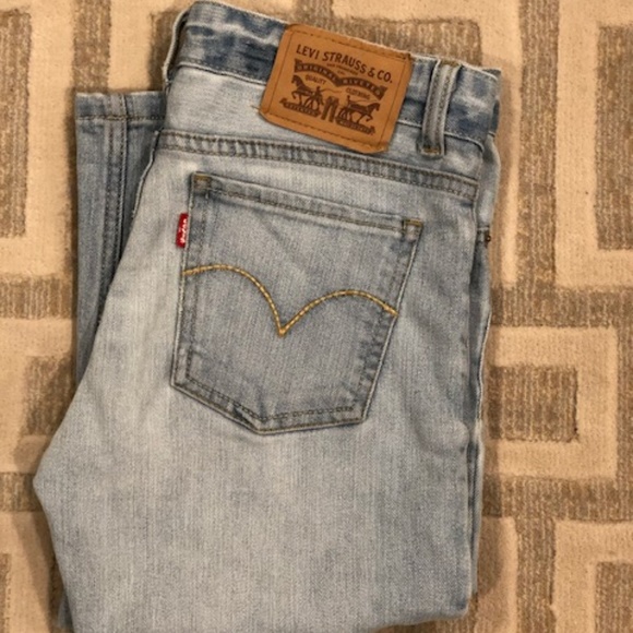 Levi's Girls Boyfriend Light Wash Jeans - Picture 1 of 5